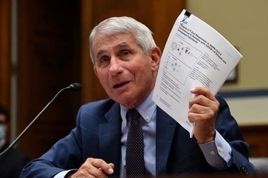 Chuyên gia y tế hàng đầu Mỹ lên tiếng về cáo buộc "giấu nguồn gốc Covid-19"