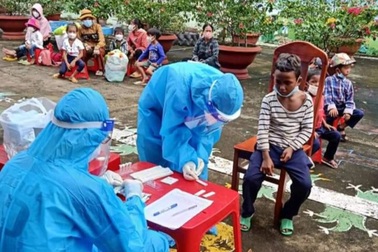 F0 đến viếng đám tang, hàng trăm học sinh ở một xã bị cách ly