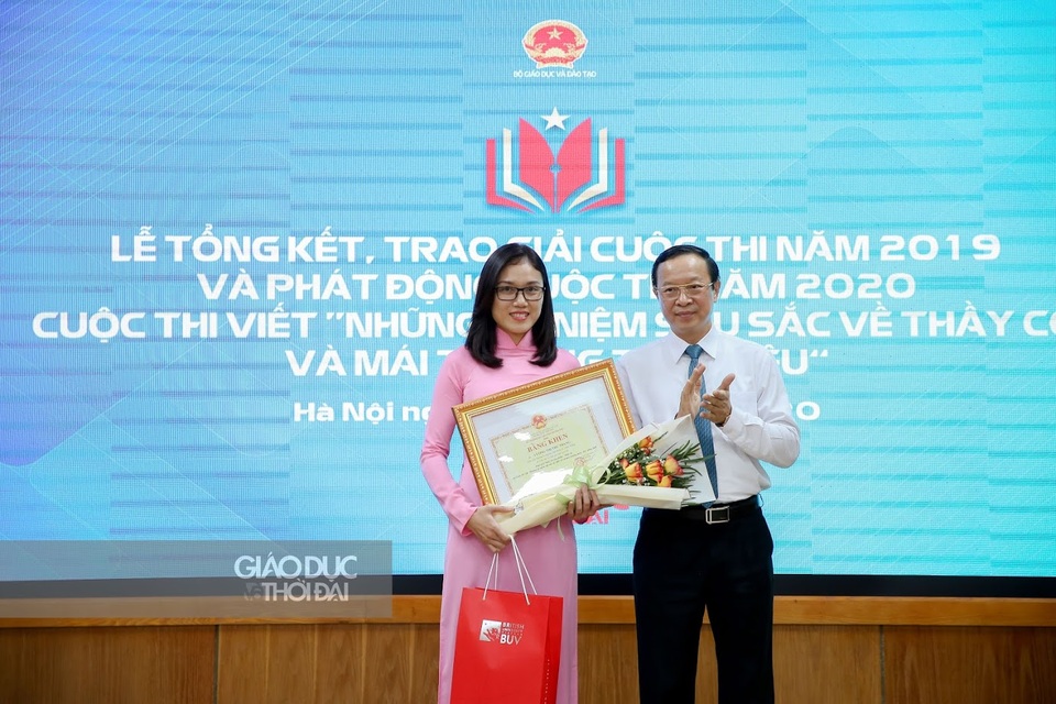 Cô giáo vùng núi Lào Cai đoạt giải Nhất cuộc thi viết do Bộ GDĐT tổ chức - 1 Cô giáo vùng núi Lào Cai đoạt giải Nhất cuộc thi viết do Bộ GDĐT tổ chức - 1