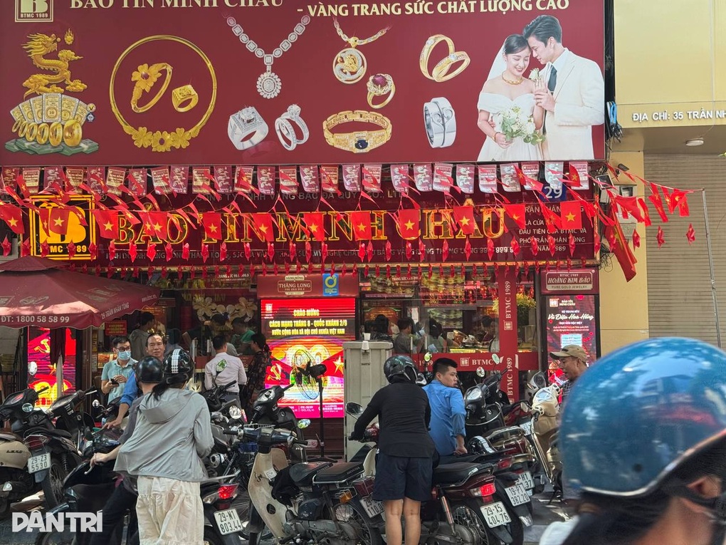 Cảnh báo việc đổ xô lên mạng mua vàng: Đừng ham lợi nhuận vì quá rủi ro - 4