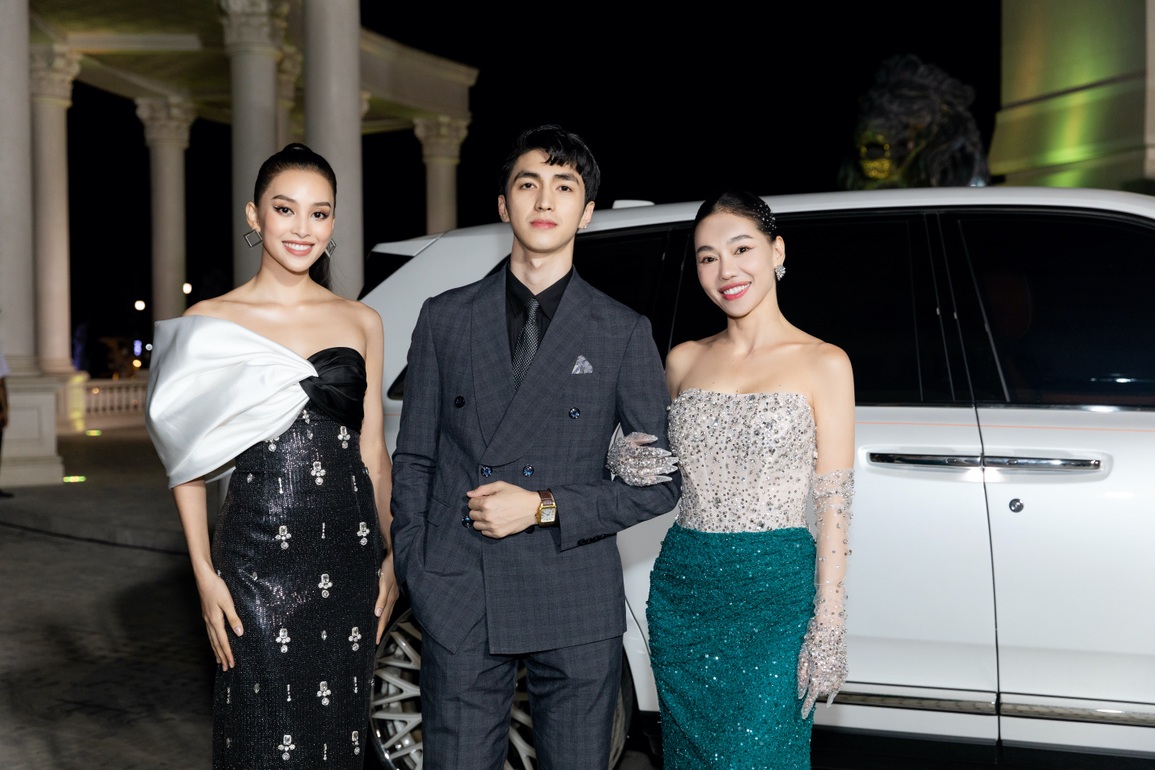 Cận cảnh dàn siêu xe đưa đón Thùy Tiên, Đỗ Mỹ Linh và loạt hoa hậu - 10
