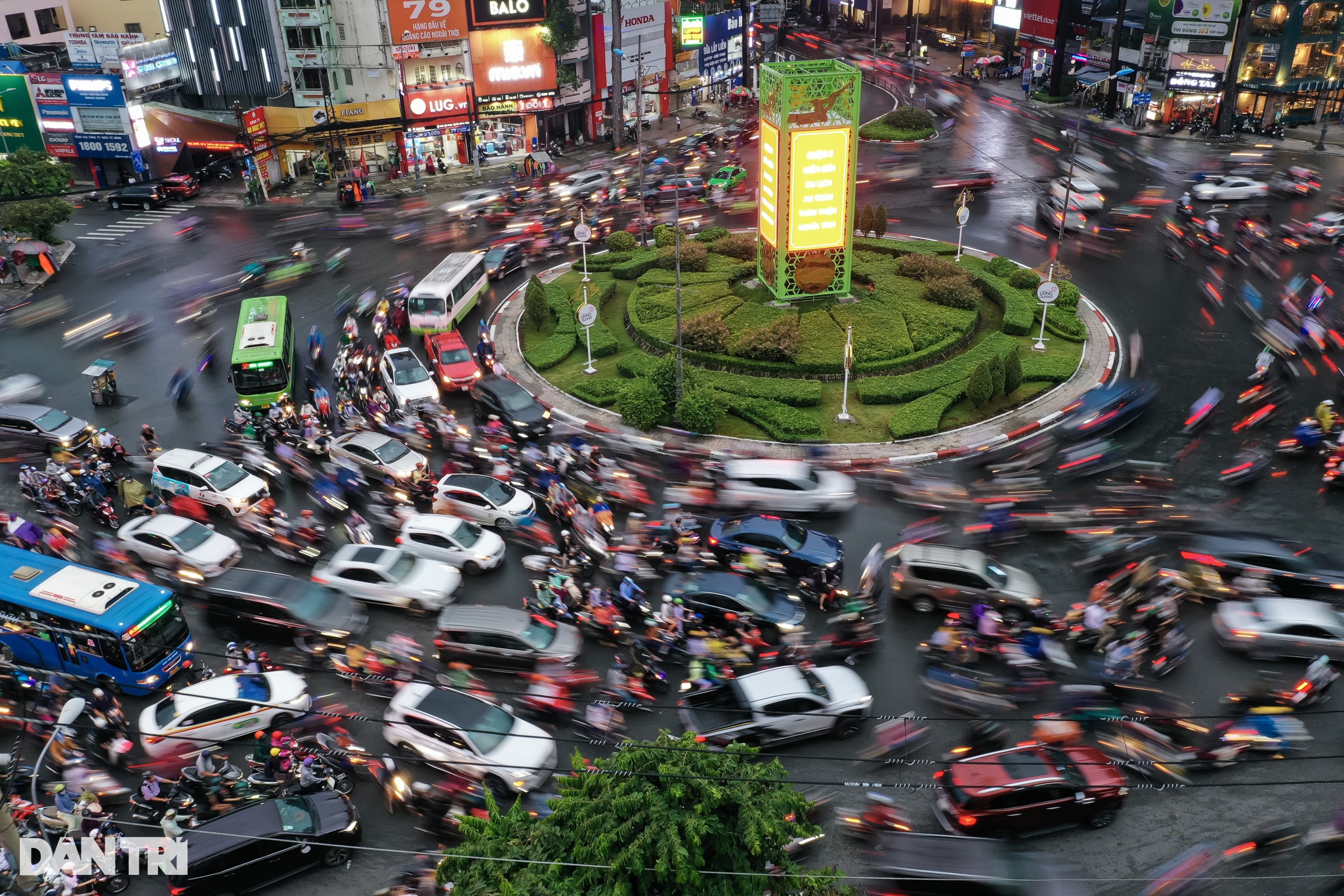 Bí ẩn vòng xoay Dân Chủ ở TPHCM trước khi đề xuất xây cầu vượt thép - 4 Bí ẩn vòng xoay Dân Chủ ở TPHCM trước khi đề xuất xây cầu vượt thép - 4