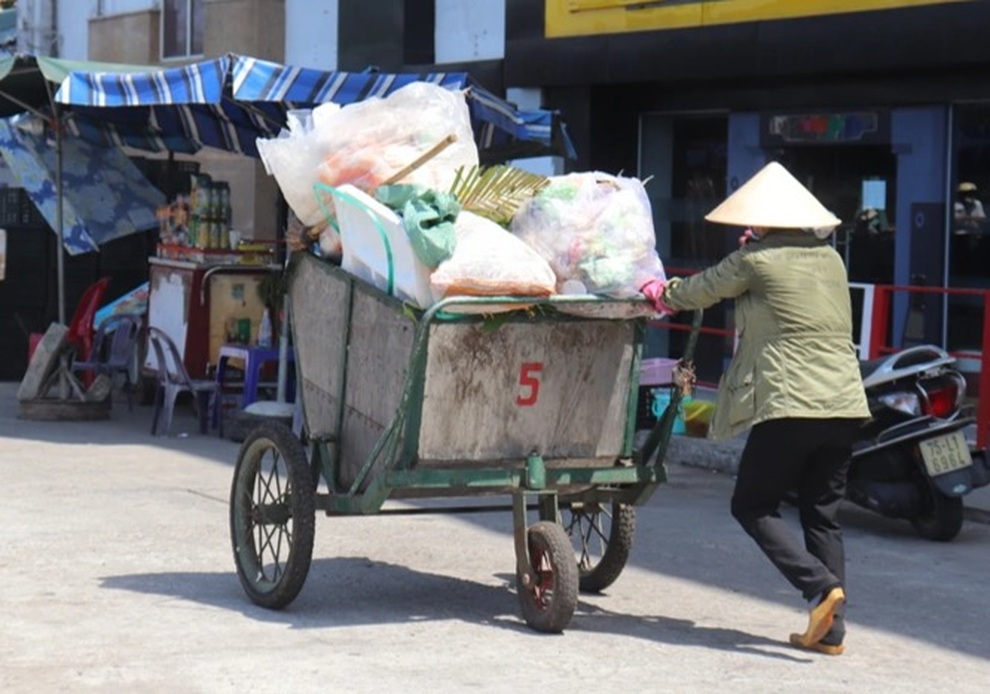 Nắng nóng lịch sử, Thừa Thiên Huế có ngày liên tiếp 7 vụ cháy rừng - 5 Nắng nóng lịch sử, Thừa Thiên Huế có ngày liên tiếp 7 vụ cháy rừng - 5