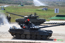 Vì sao xe tăng T-72B3 được sử dụng trong nội dung "Xe tăng hành tiến"?