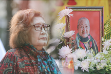 Những nghệ sĩ U80 bịn rịn tiễn đưa nữ diễn viên "Bỗng dưng muốn khóc"