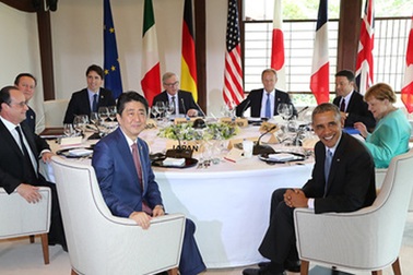 Chi 4.600 đô la để ngủ trên giường của Obama