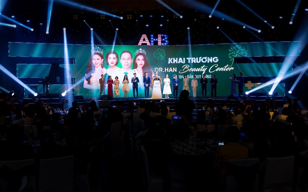 Hơn 600 người tham dự khai trương chi nhánh viện thẩm mỹ quốc tế Dr. Han - 4 Hơn 600 người tham dự khai trương chi nhánh viện thẩm mỹ quốc tế Dr. Han - 4