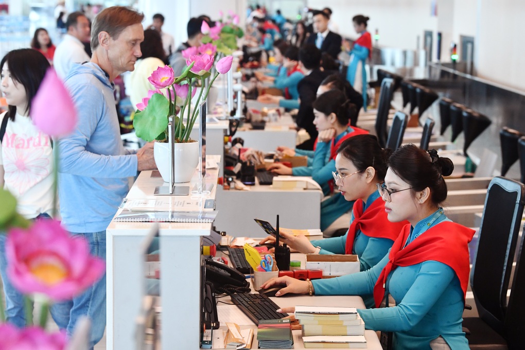 ベトナム航空は、9月2日から1日まで、建国記念日80周年を記念して「ベトナムの誇りを持って離陸」フライトを運航します。 Vietnam Airlines thực hiện chuyến bay “Cất cánh tự hào Việt Nam” kỷ niệm 80 năm Quốc khánh 2/9 - 1