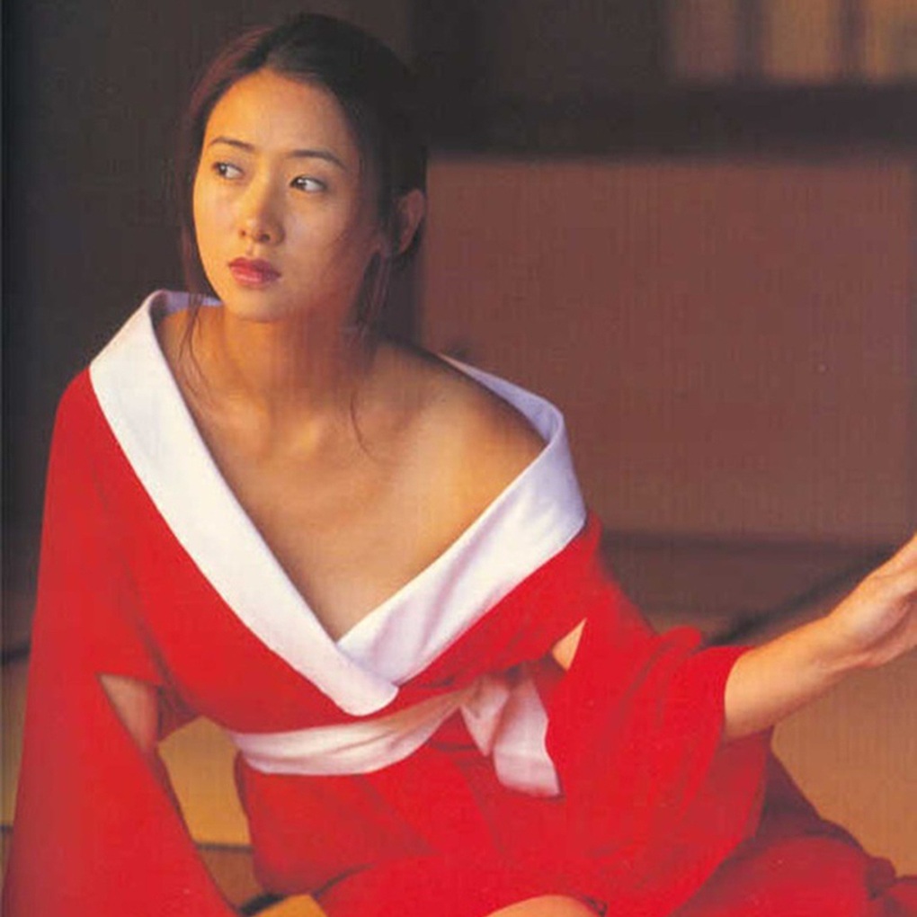 Cựu hoa hậu bị gia đình từ mặt, đổ vỡ hôn nhân vì đóng cảnh “nóng” - 1