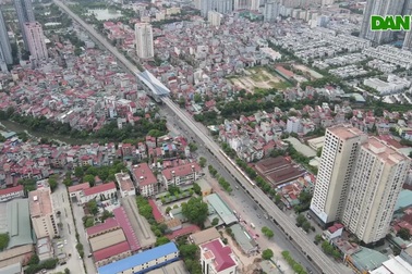 Cận cảnh đoàn tàu chạy thử toàn tuyến phần trên cao Metro Nhổn - ga Hà Nội