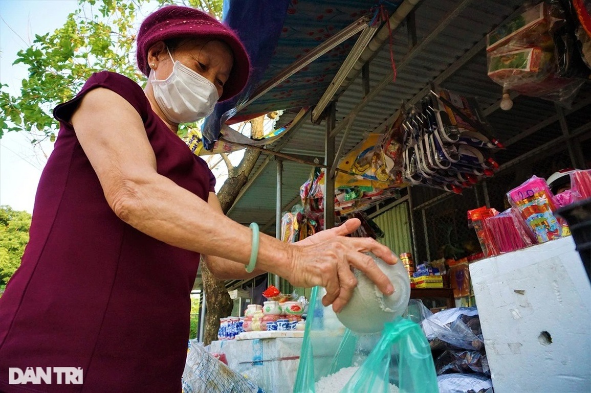 Nghề bán cát thay lư hương lên ngôi dịp Tết - 5 Nghề bán cát thay lư hương lên ngôi dịp Tết - 5