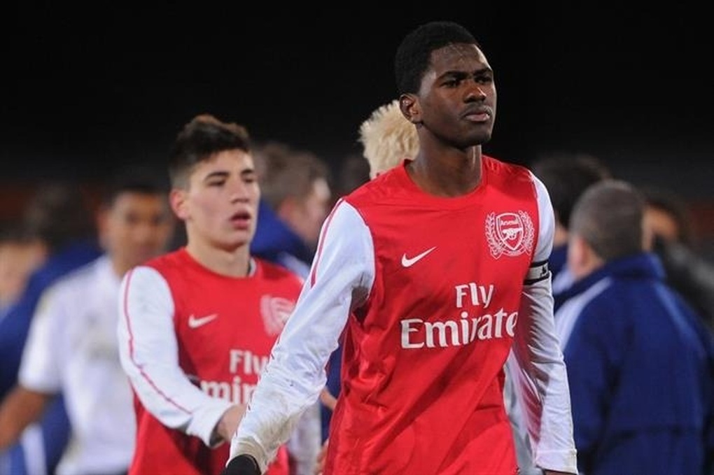 Trung vệ trưởng thành từ Arsenal gia nhập CLB Công An Hà Nội - 1 Trung vệ trưởng thành từ Arsenal gia nhập CLB Công An Hà Nội - 1