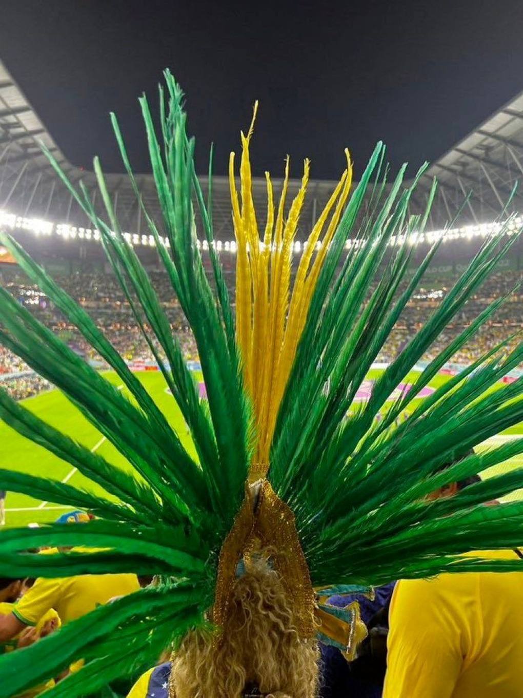 Tốn tiền mua vé vào sân và đây là góc nhìn của một cổ động viên (Ảnh: Twitter). Tốn tiền mua vé vào sân và đây là góc nhìn của một cổ động viên (Ảnh: Twitter).