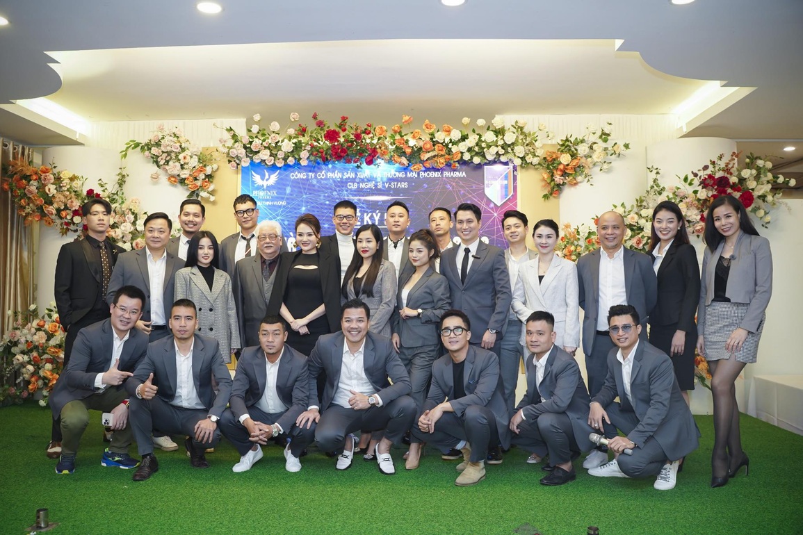 Việt Anh tiết lộ lý do chức Chủ tịch CLB của NSND Hoàng Dũng chưa ai thay - 2 Việt Anh tiết lộ lý do chức Chủ tịch CLB của NSND Hoàng Dũng chưa ai thay - 2