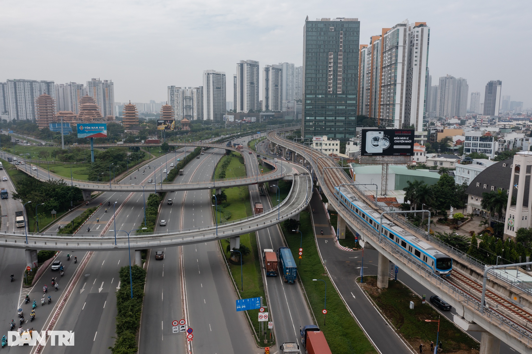 TPHCM muốn có đội ngũ ưu tú thì ít nhất lương phải đủ sống - 4 TPHCM muốn có đội ngũ ưu tú thì ít nhất lương phải đủ sống - 4