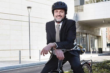 Đi làm bằng xe buýt hoặc tàu điện vui hơn lái xe riêng