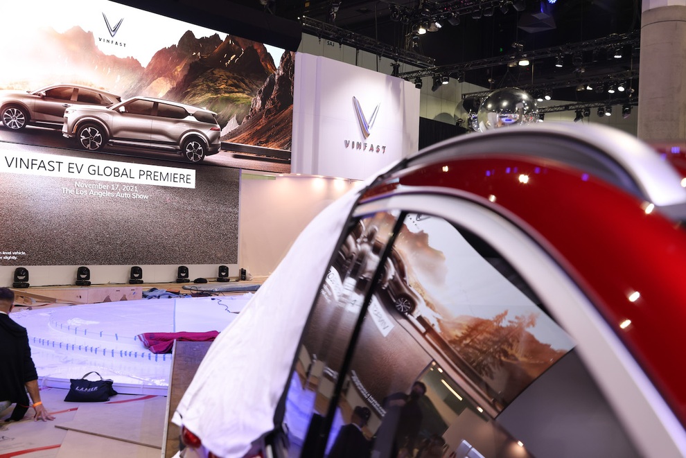 Cận cảnh hai mẫu xe điện VinFast vừa cập bến Los Angeles Auto Show - 8 Cận cảnh hai mẫu xe điện VinFast vừa cập bến Los Angeles Auto Show - 8