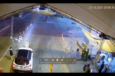 Khởi tố tài xế tăng ga hất văng CSGT để "thông chốt" kiểm dịch