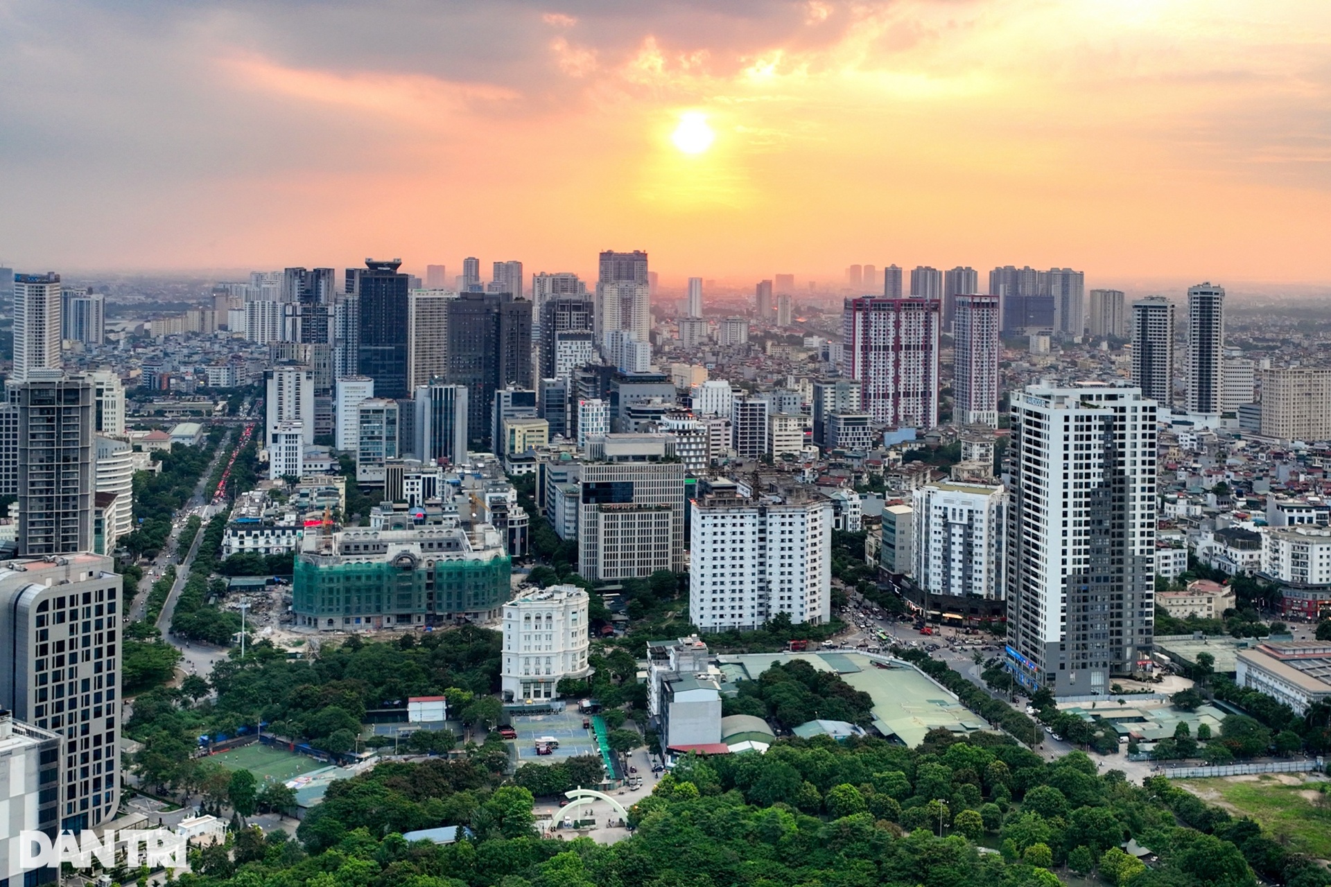 Hà Nội trùng điệp cao ốc sau 15 năm mở rộng địa giới hành chính - 8 Hà Nội trùng điệp cao ốc sau 15 năm mở rộng địa giới hành chính - 8
