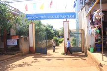 Đình chỉ chức vụ Hiệu trưởng, Kế toán làm thất thoát ngân quỹ nhà trường
