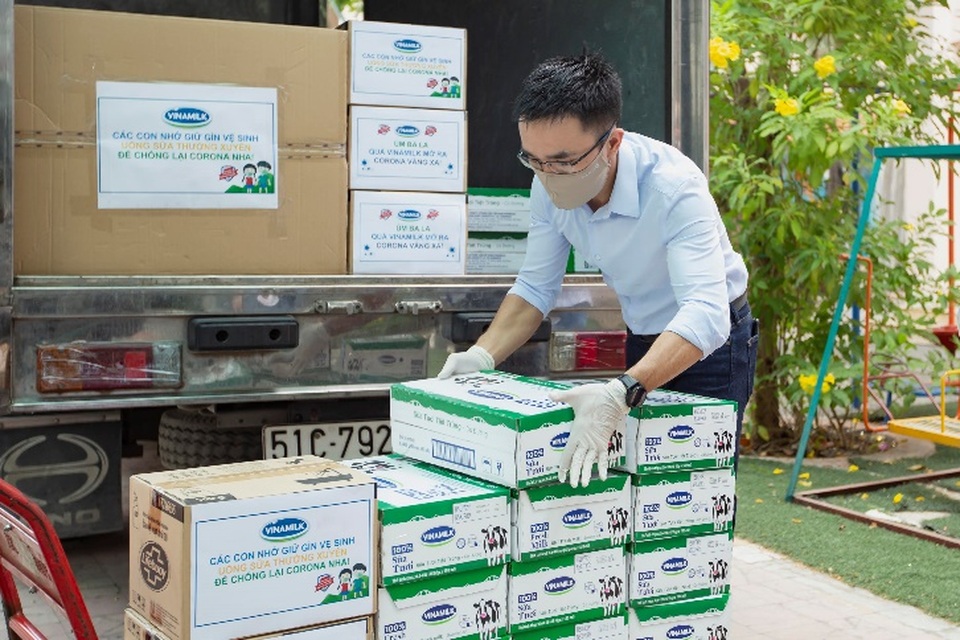 “Món quà” đặc biệt của Vinamilk tặng trẻ em khó khăn trong mùa dịch Covid-19 - 4 “Món quà” đặc biệt của Vinamilk tặng trẻ em khó khăn trong mùa dịch Covid-19 - 4