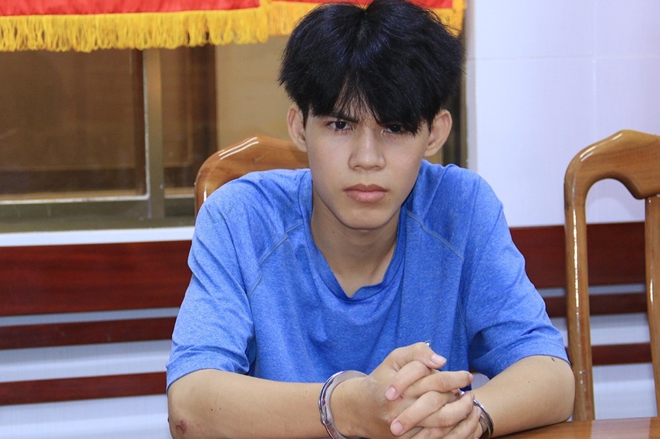Bắt khẩn nam sinh lớp 10 nghi giết bạn lấy tiền chơi game - 1 Bắt khẩn nam sinh lớp 10 nghi giết bạn lấy tiền chơi game - 1