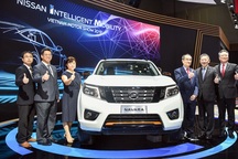 Nissan Việt Nam trở lại cùng Navara Black Edition A-IVI
