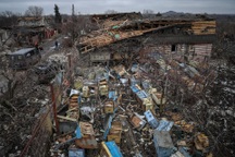 Tình cảnh ngặt nghèo của Ukraine khi cố thủ ở thành trì hậu cần Donetsk