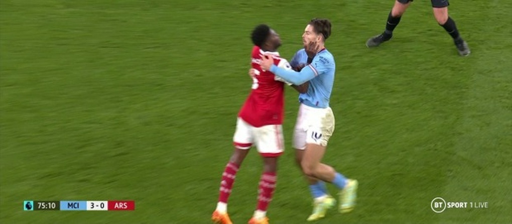 Xô xát nảy lửa, Haaland suýt lao vào đánh nhau với cầu thủ Arsenal - 3 Xô xát nảy lửa, Haaland suýt lao vào đánh nhau với cầu thủ Arsenal - 3