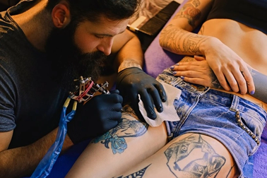 Tôi nghiện xăm hình nên bị người yêu quay lưng