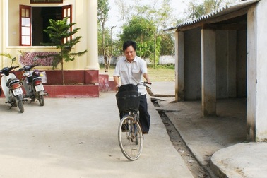 Cảm động tình yêu cổ tích của "người thầy da cam" 