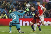 Barcelona 3-1 Arsenal: Messi, Suarez, Neymar cùng lập công