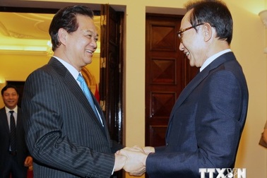 Thủ tướng Nguyễn Tấn Dũng tiếp nguyên Tổng thống Hàn Quốc