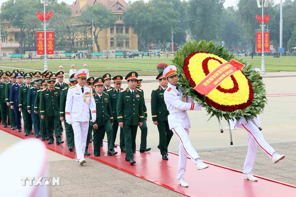 Lãnh đạo Đảng, Nhà nước vào Lăng viếng Bác nhân dịp Tết Nguyên đán Ất Tỵ 2025 - 3