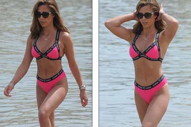 Pascal Craymer quyến rũ với áo tắm hai mảnh