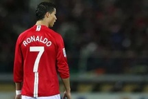 C.Ronaldo "sáng cửa" mặc áo số 7 huyền thoại của Man Utd