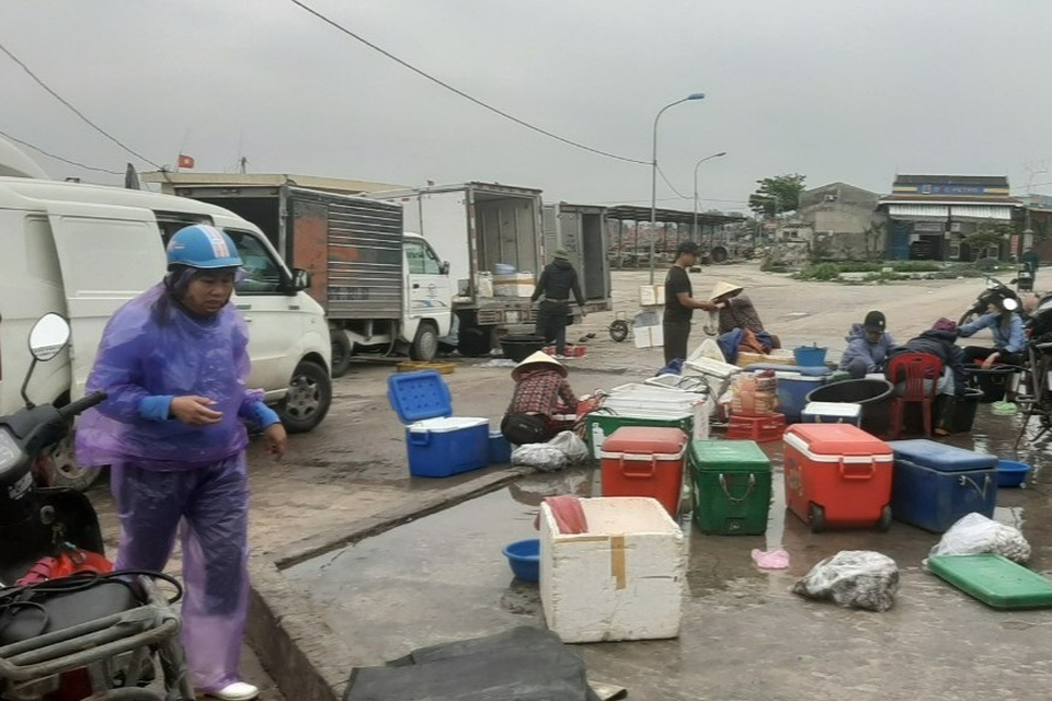 Kinh hãi dòng nước thải đen ngòm tuồn thẳng ra sông - 6 Kinh hãi dòng nước thải đen ngòm tuồn thẳng ra sông - 6