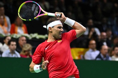 Nỗi buồn của Rafael Nadal trong ngày chia tay sự nghiệp tại Davis Cup