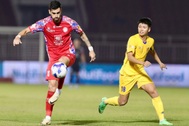 CLB TPHCM bất phân thắng bại với CLB Quảng Nam