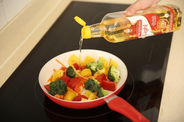 Tìm ra loại dầu ăn giảm hấp thụ cholesterol từ thực phẩm