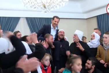 Được giải phóng khỏi IS, người dân Syria kiệu tổng thống ăn mừng