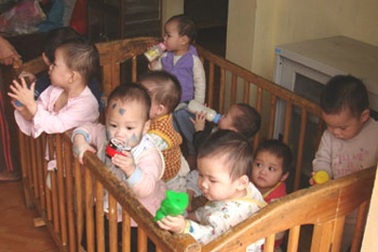 Luật nuôi con nuôi: “Khéo thì sống…?”