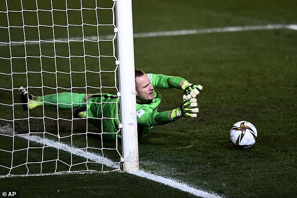 Barcelona vượt ải Sociedad sau màn đấu súng nghẹt thở - 4 Barcelona vượt ải Sociedad sau màn đấu súng nghẹt thở - 4