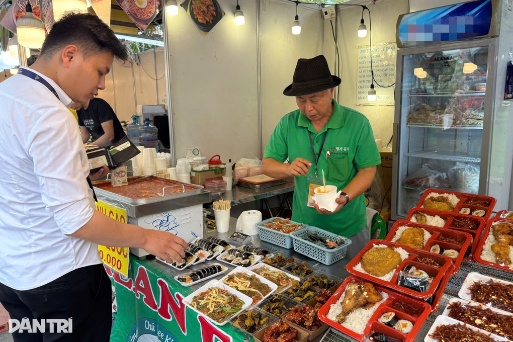 Kiểm soát đặc biệt, lưu mẫu thực phẩm dễ hư tại lễ hội lần đầu tổ chức - 2