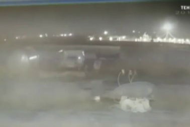 Xuất hiện video 2 tên lửa Iran bắn trúng máy bay Ukraine