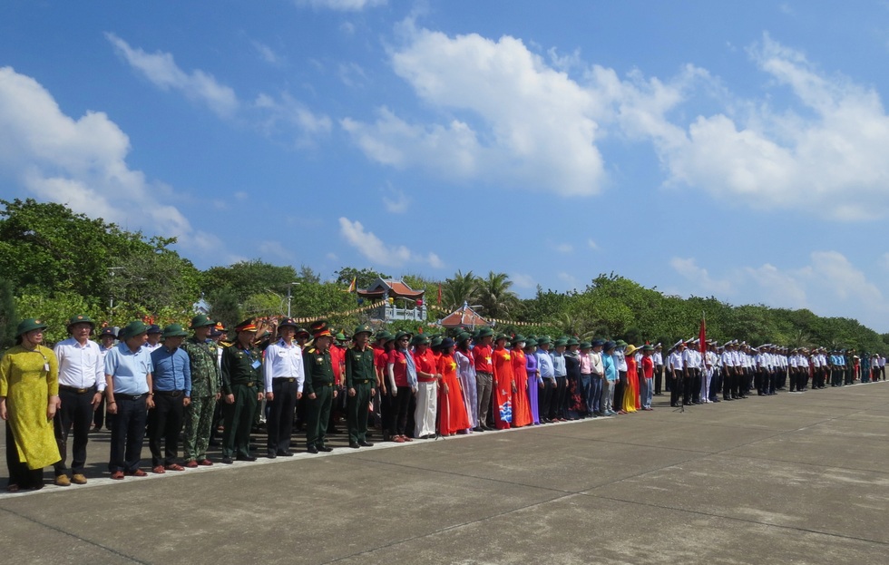 Tiếng nhạc Tiến quân ca giữa sóng Trường Sa và lời thề son sắt hòa vào Biển Đông - 8