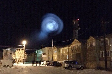 Quả cầu ánh sáng khổng lồ trên bầu trời Nga