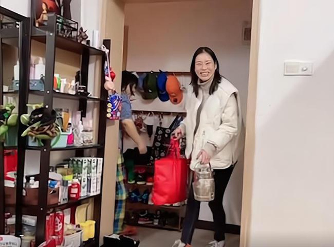 Vợ mới đi 30km, mang cháo cho vợ cũ của chồng - 1 Vợ mới đi 30km, mang cháo cho vợ cũ của chồng - 1