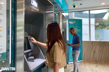 Giao dịch rút tiền qua ATM giảm mạnh