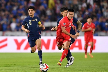 Hậu vệ Thái Lan ám chỉ trọng tài ưu ái tuyển Việt Nam